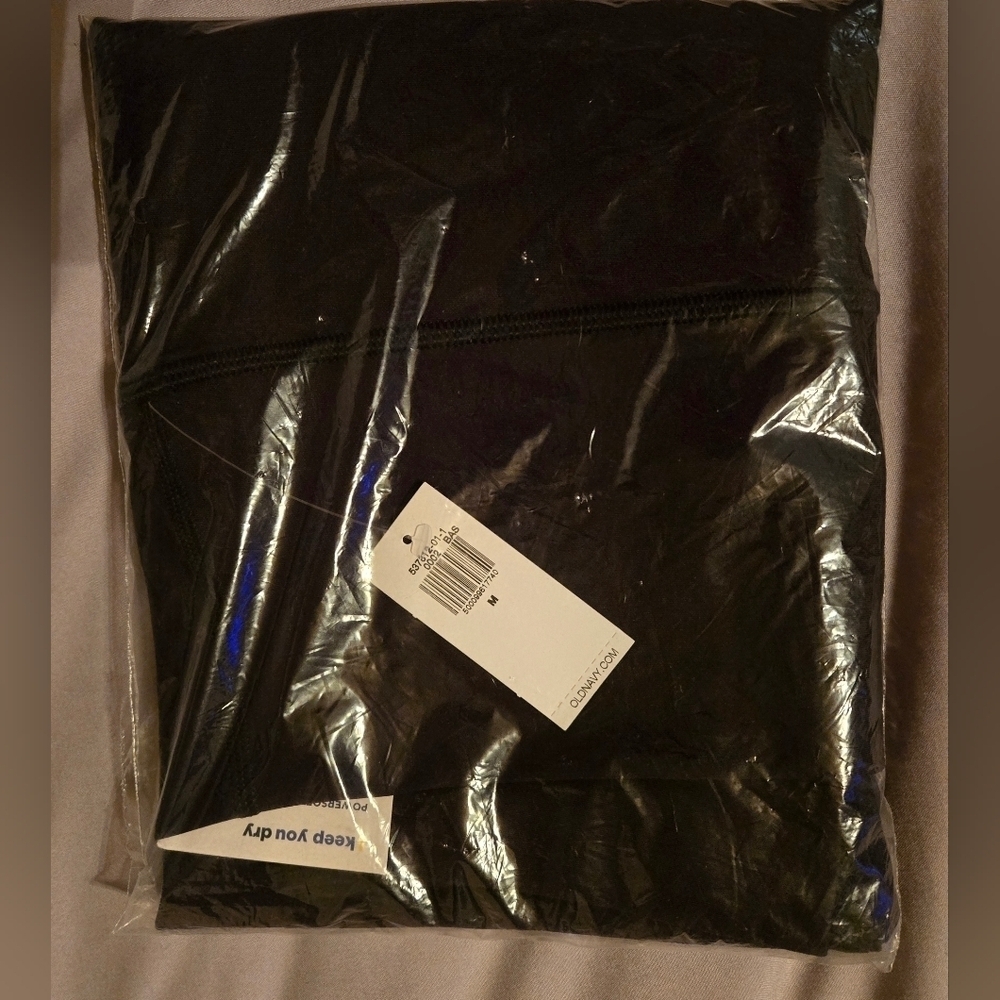NWT | Old Navy | High-Waisted PowerSoft 7/8 Leggings | Size: M | Blackjack - Picture 11 of 13
